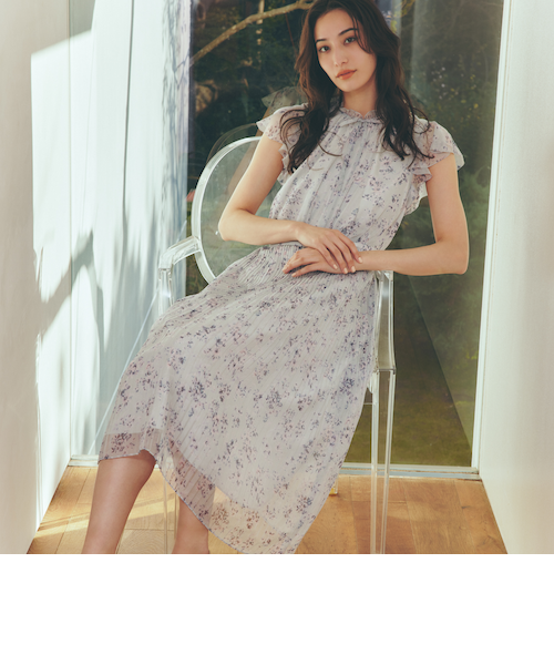 フラワーリボンプリント ギャザードレス｜トゥービーシックの通販