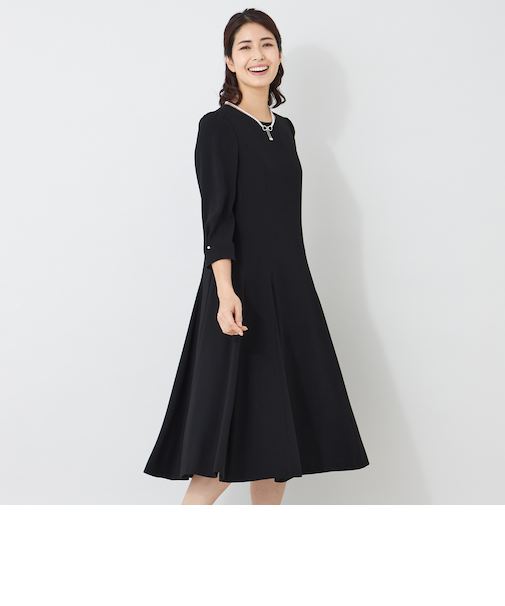 バックサテンパネルライン フレアワンピース