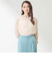 シャーリングブラウス