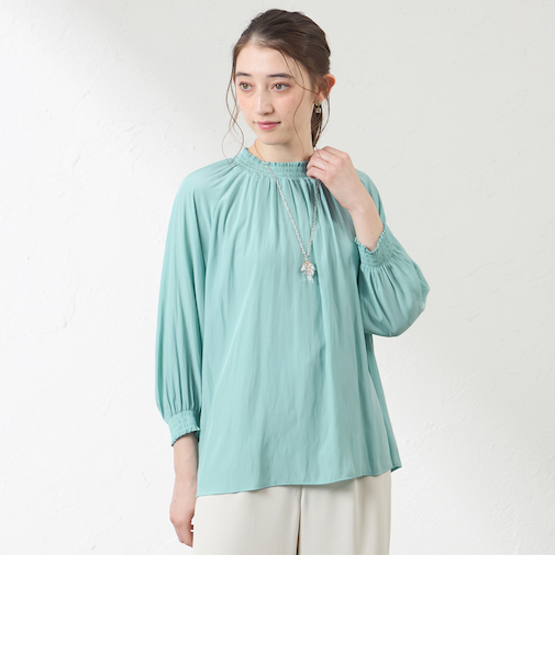 シャーリングブラウス