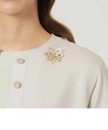 レーザーカットフラワーブローチ