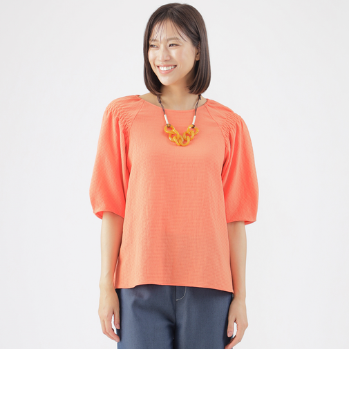 【ウォッシャブル】アンティークバックサテンプルオーバーブラウス