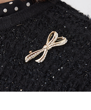 メタルブローチ