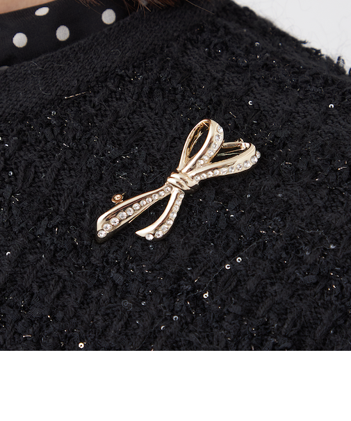 メタルブローチ