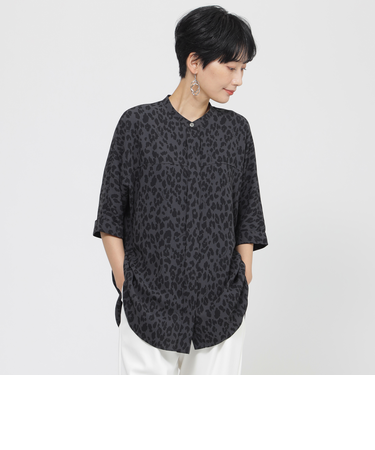 【吸水速乾】【ウォッシャブル】パンサープリントバックサテンジョーゼットブラウス