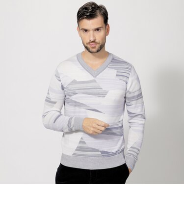 インターシャVネックニット