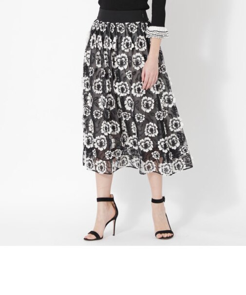 フラワーケミカルレース　フレアスカート