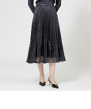 【VERY NaVY2024年12月号掲載】グロッシーレース プリーツスカート
