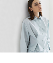 クリーンウールトロ ビジューカラーブラウス