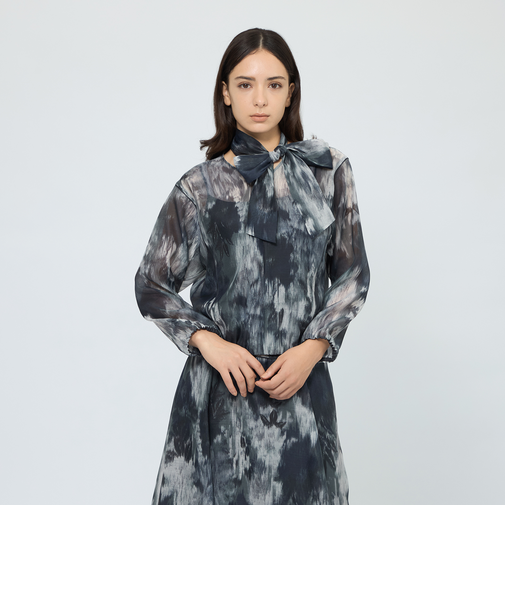 ニュアンスフラワープリント ドルマンスリーブブラウス