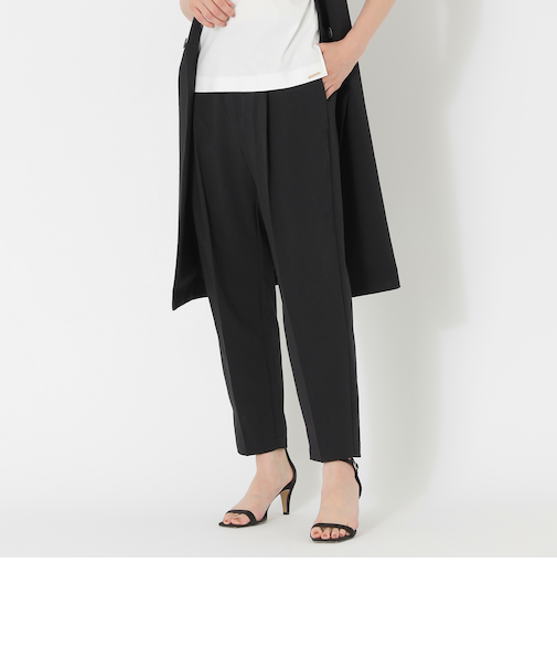 ワンタックテーパードパンツ