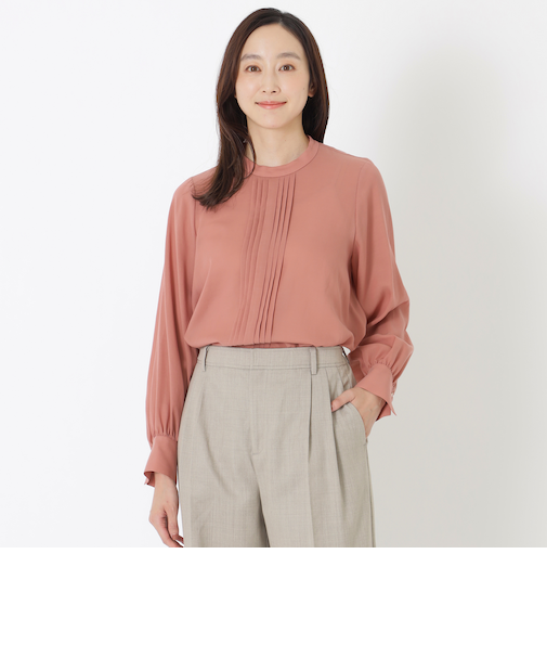 フロントタックブラウス