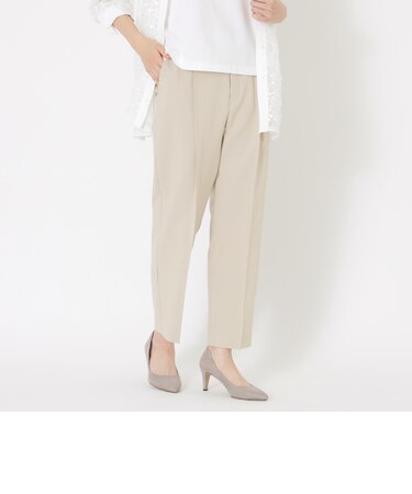 テーパードパンツ