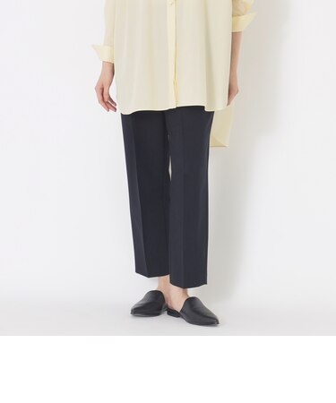 テーパードパンツ