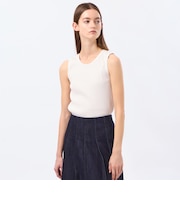 Uネックタンクトップ