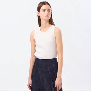 Uネックタンクトップ