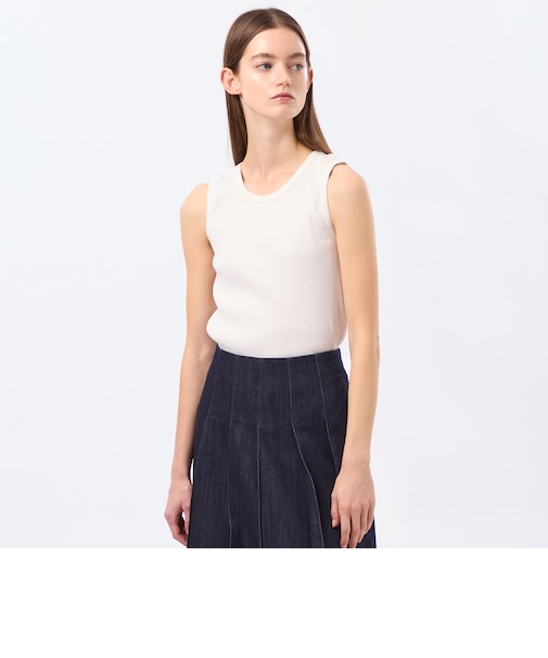 Uネックタンクトップ