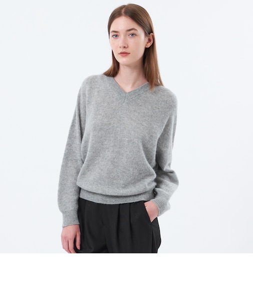ベビーアルパカホールガーメントVネックニット