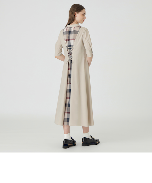 バックレースアップドレス