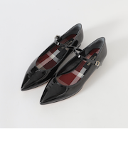 ストラップシューズ