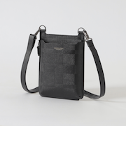 エンボスチェックスマートフォンショルダーケース