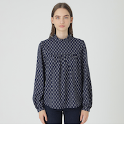 モノグラムプリントブラウス