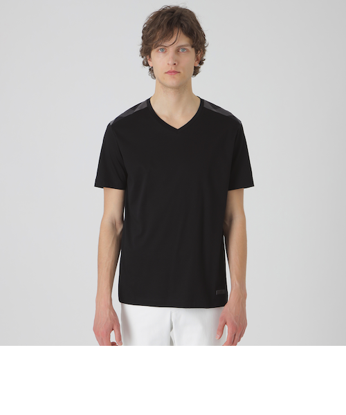 一部店舗限定】ショルダーチェックVネックTシャツ｜ブルー