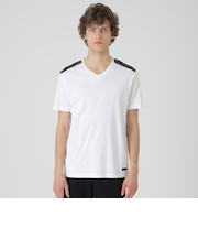 【一部店舗限定】ショルダーチェックVネックTシャツ