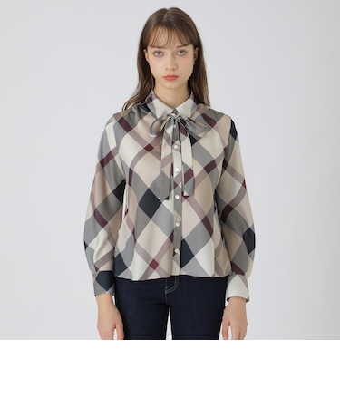 【店舗限定】クレストブリッジチェックサテンプリントブラウス