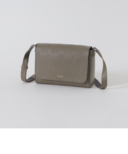 エンボスチェックメッセンジャーバッグ