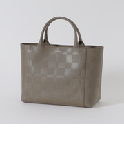 エンボスチェックドライビングトート