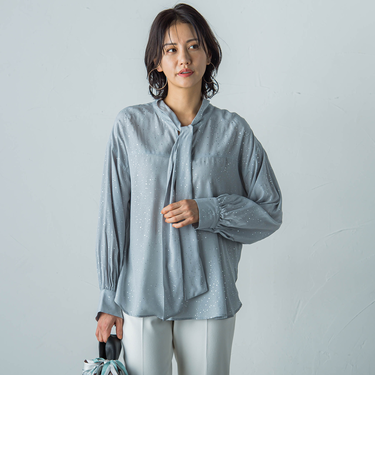 ランダムドットプリントブラウス