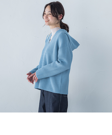 【一部店舗限定販売】片あぜ編みフード付きニットプルオーバー≪手洗い可能≫