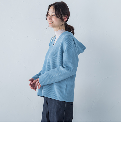 【一部店舗限定販売】片あぜ編みフード付きニットプルオーバー≪手洗い可能≫