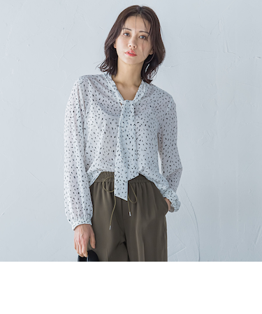 【WEB限定】ヴィーナスデシンプリントブラウス≪洗濯機で洗える≫