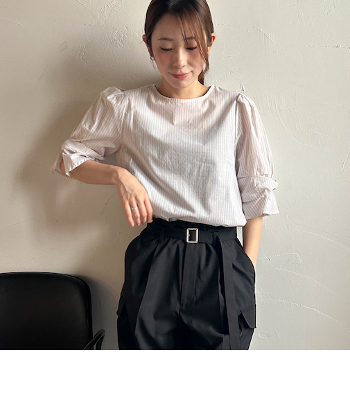 【WEB限定】ラメストライプ袖タックブラウス ≪手洗い可能≫