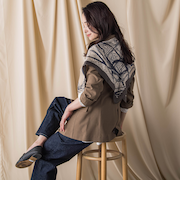 馬車柄スクエアシルクスカーフ