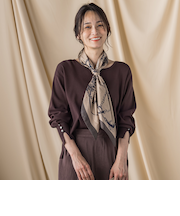 袖ボタンクルーネックニット ≪手洗い可能≫