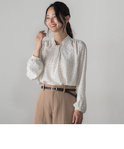 【WEB限定】バックサテン小紋プリントブラウス