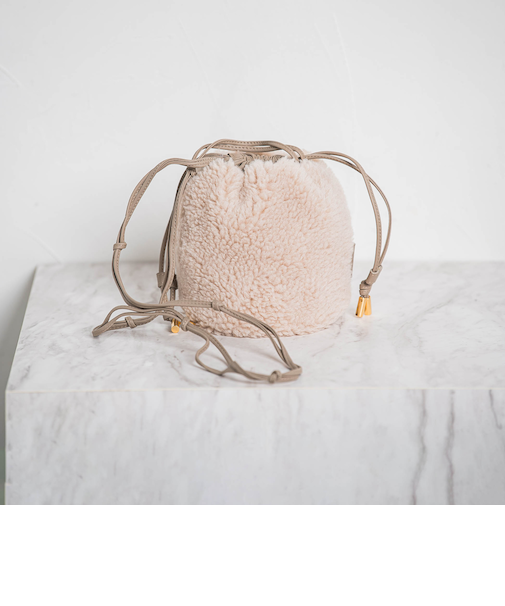 【WEB限定】【VIOLAd'ORO】ボア巾着ミニバッグ　ELMO / V-8925