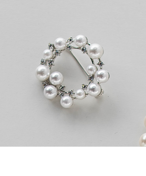 サークルブローチ