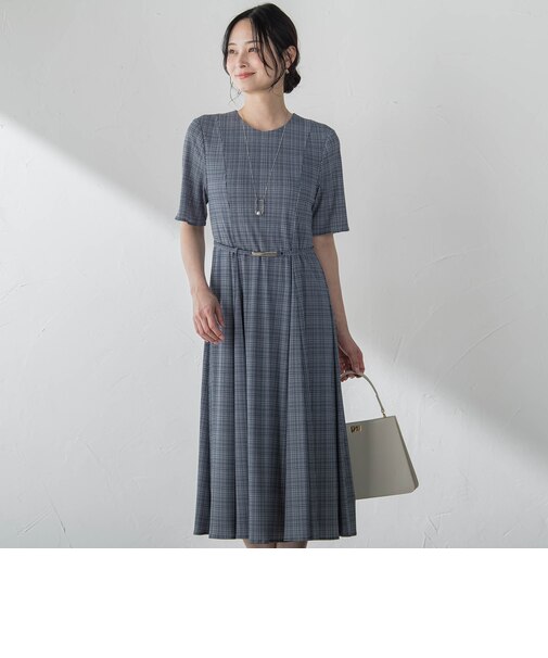 フィットフレアワンピース