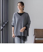 ストレッチVネックニット