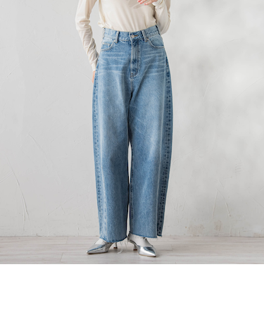 カーブデニムパンツ≪洗濯機で洗える≫