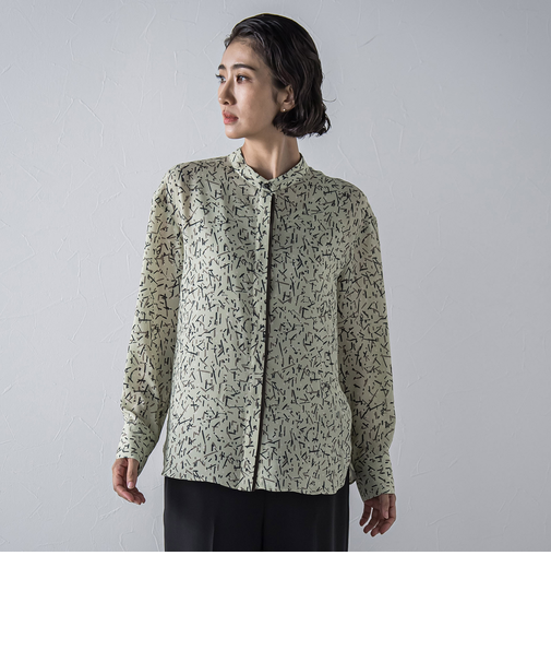 【大きいサイズ】幾何ドット柄ブリントブラウス≪洗濯機で洗える≫