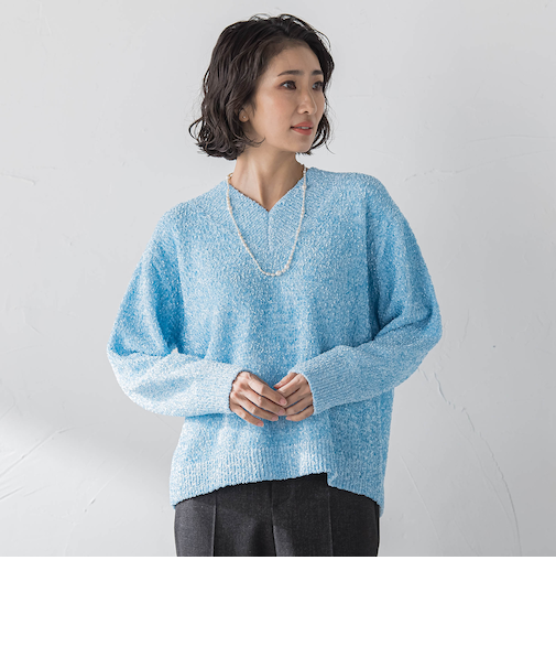ツヤモールVネックニット