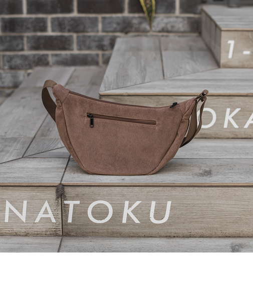 【お出かけに大活躍！】コーデュロイショルダーボディバッグ