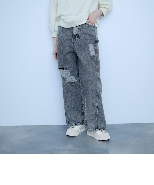 【大人の抜け感】デニムカットオフダメージパンツ
