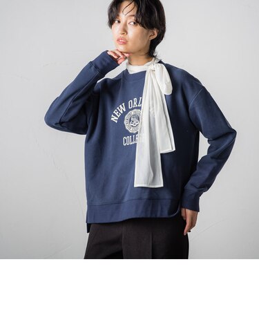 【socolla】エンブレムロゴプリントスウェットプルオーバー≪洗濯機で洗える≫