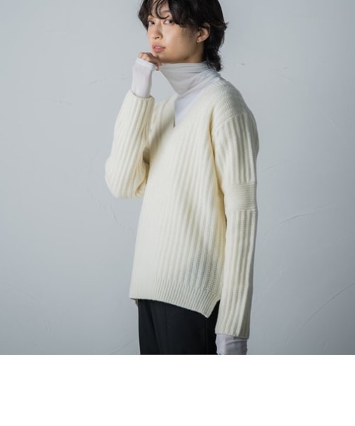 【deluxee'm】エアヤーン柄編み切替Vネックニットプルオーバー